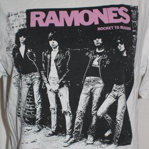 10 Tees For Re-purposing Crafting Yarn Baskets Bags